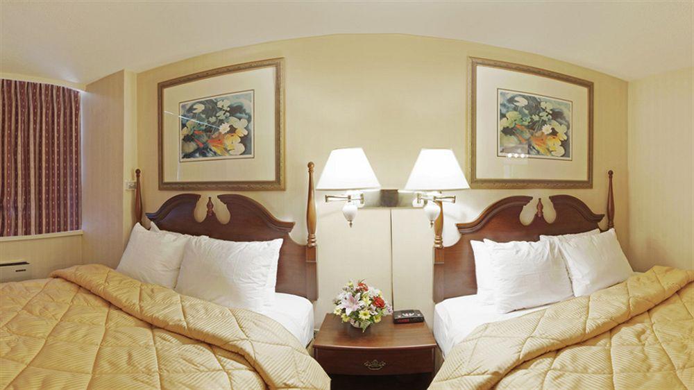 Econo Lodge Smiths Falls Zewnętrze zdjęcie