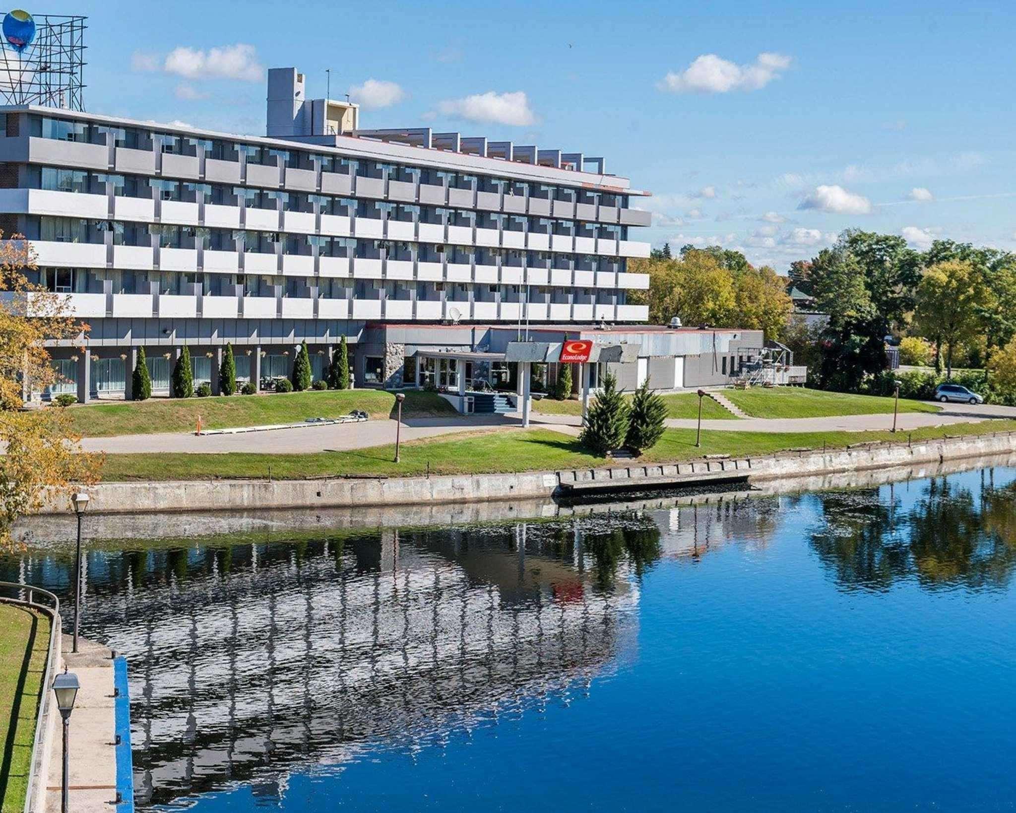 Econo Lodge Smiths Falls Zewnętrze zdjęcie